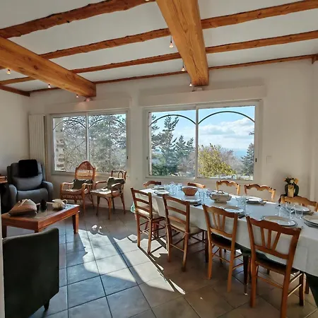 Hébergement de vacances Le Bastidon, Exceptional Views, Up To 13 People Laussonne